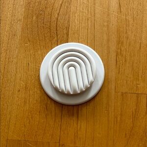 White PopSocket with Arch Design